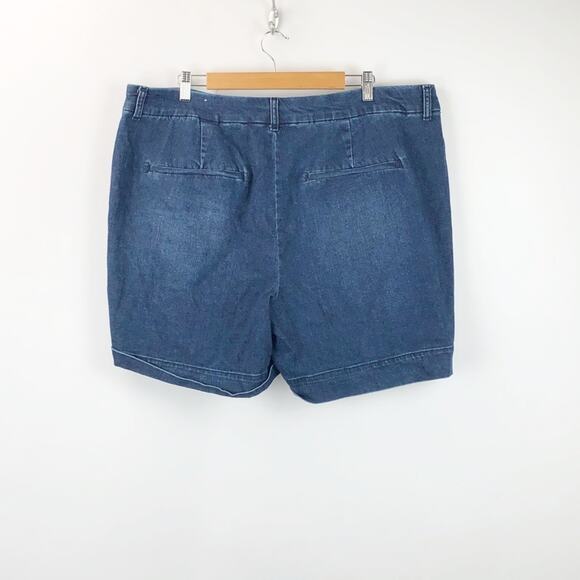 2/$30 Maurices 22 Plus Womens Dark Wash Denim Shorts - Picture 5 of 9